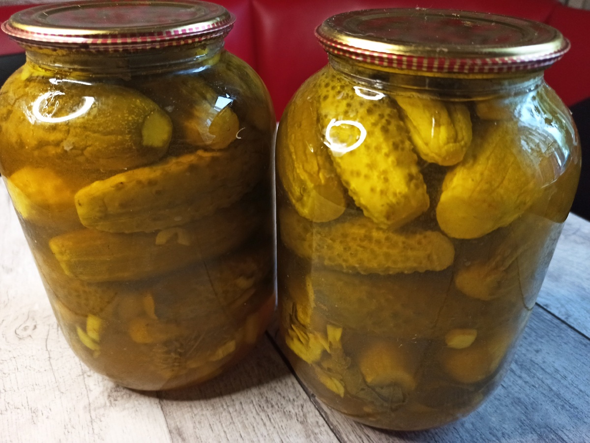 Огурцы ананасы на зиму с куркумой как. Огурцы ананасы на зиму с куркумой как. Маринованные огурцы с куркумой. Пикули. Маринованные огурцы с куркумой на зиму.