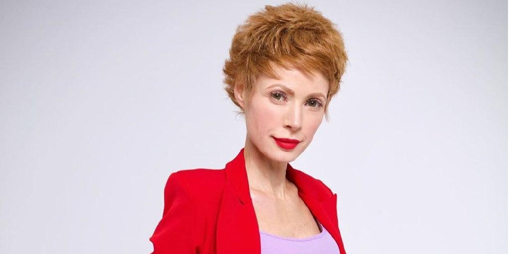 Единственная ведущая программы "Аферисты в сетях"