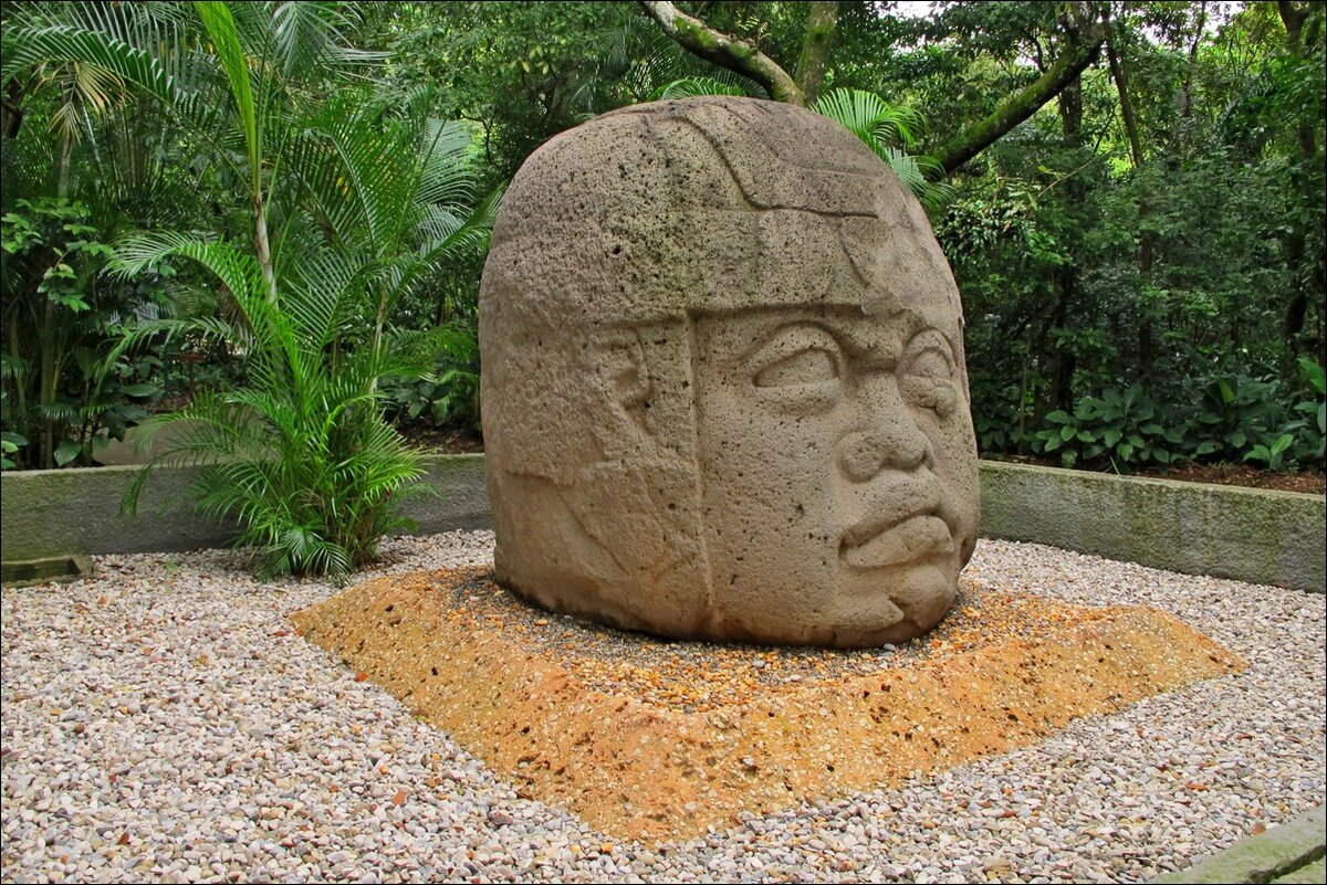 Город ла вента ольмеки. Культура мезоамерики ольмеки. Головы ольмеков мексика. Ольмеки. Ольмеки.