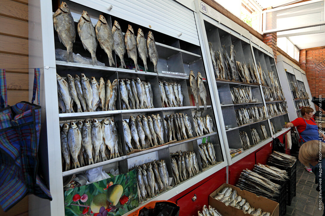 Купить рыбу в рязани. Селенские Исады Астрахань рыбный рынок. Рыба на рынке в Дербенте. Рыба на Кизлярском рынке. Рыбный рынок в Дербенте.
