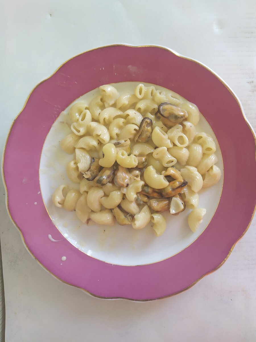 Мидии в сливочно-чесночном соусе. С макаронами. Фото автора. 