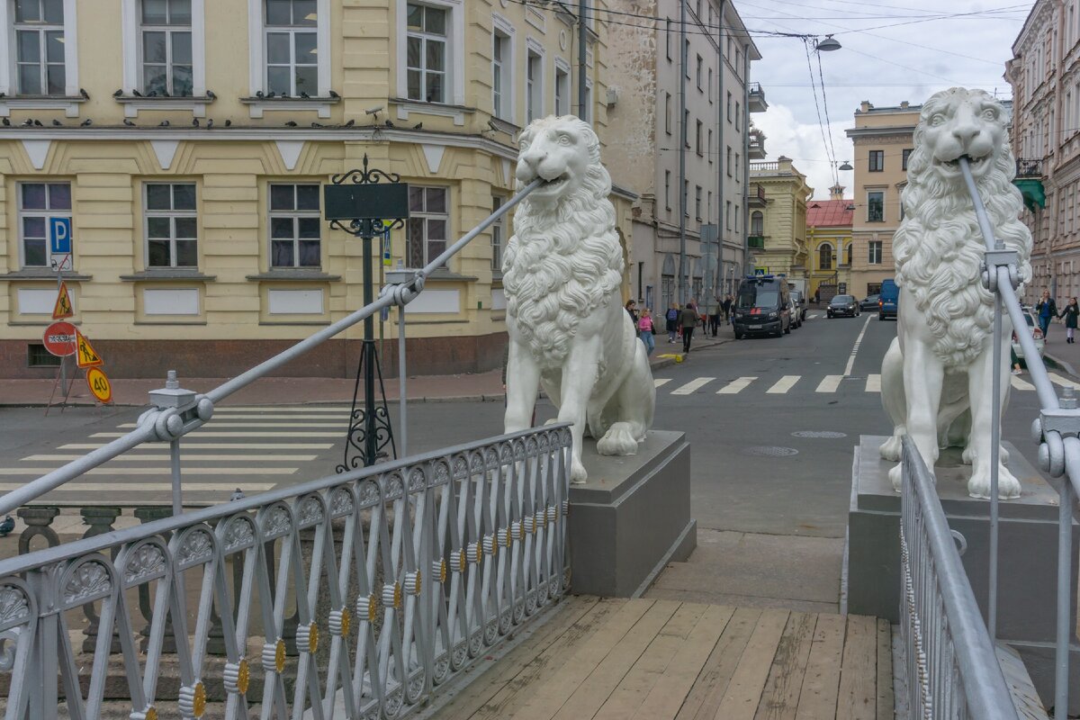 Пеший маршрут прогулки по Петербургу вдоль канала Грибоедова.Человек,  связавший Бродского и Достоевского, чудесный голос из СССР | Hellen  Geographic | Дзен