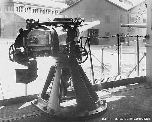 76,2-мм (3-дм) орудие М3 на борту КРЛ «Милуоки». Фото из открытых источников.