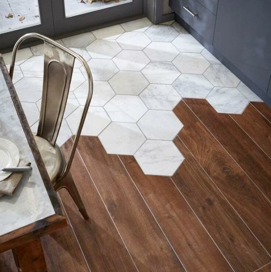 Плитка parquet. Плитка напольная Hexagon Wood. Кварцвиниловая плитка Hexagon. Сочетание плитки и ламината. Плитка ламинат напольная.