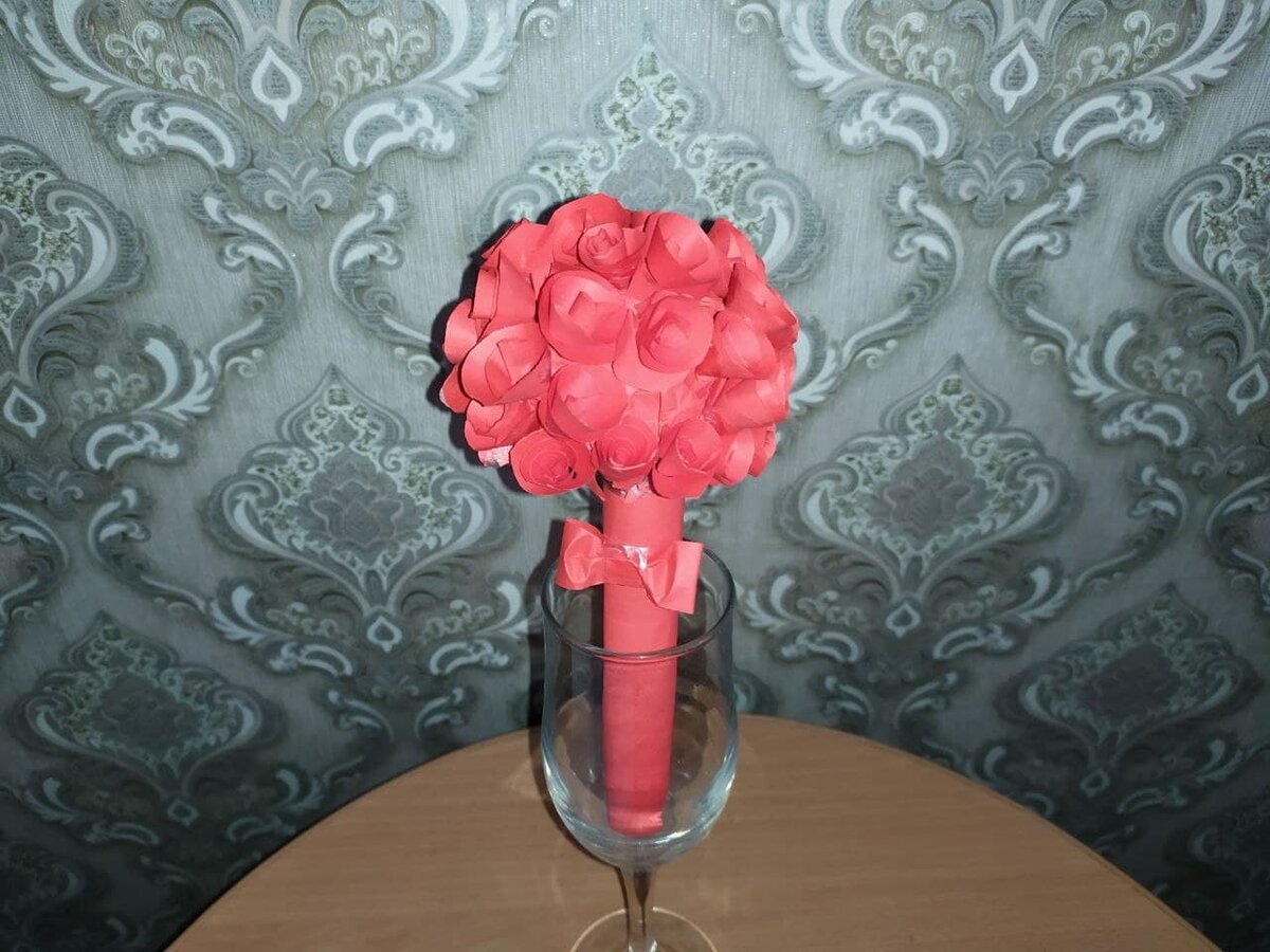 Букет роз из бумаги – красивый романтичный подарок для дамы