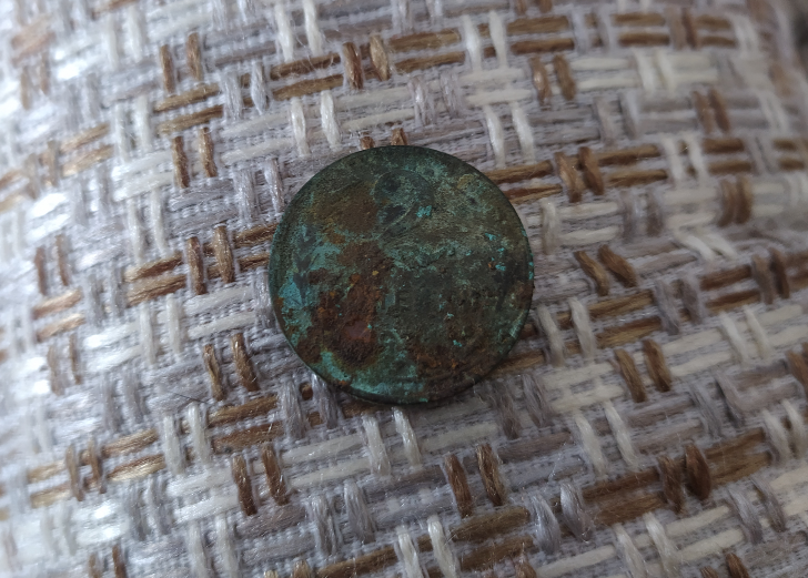 2 копейки 1924 года - их накопано столько, что экземпляры без чистки вообще никому не нужны даже за 10 рублей.