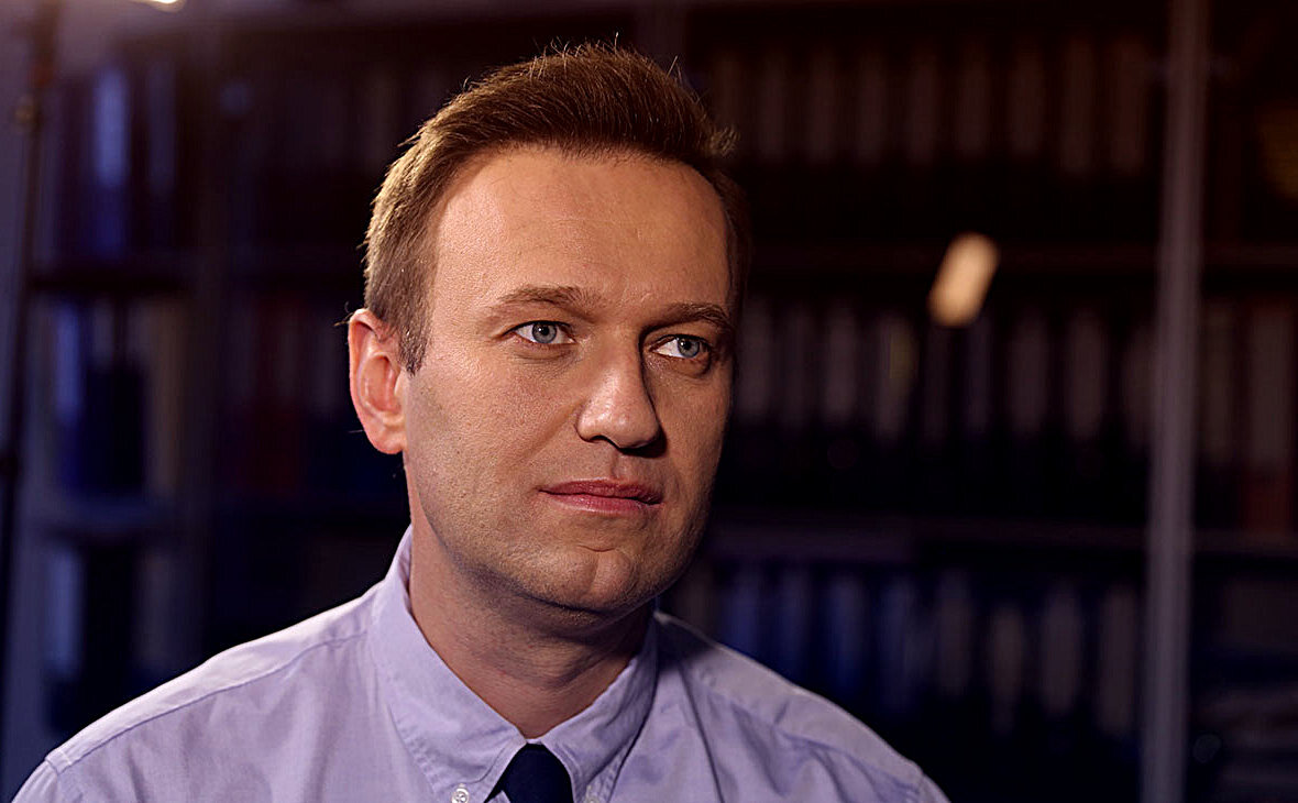Политик и видеоблогер Алексей Навальный