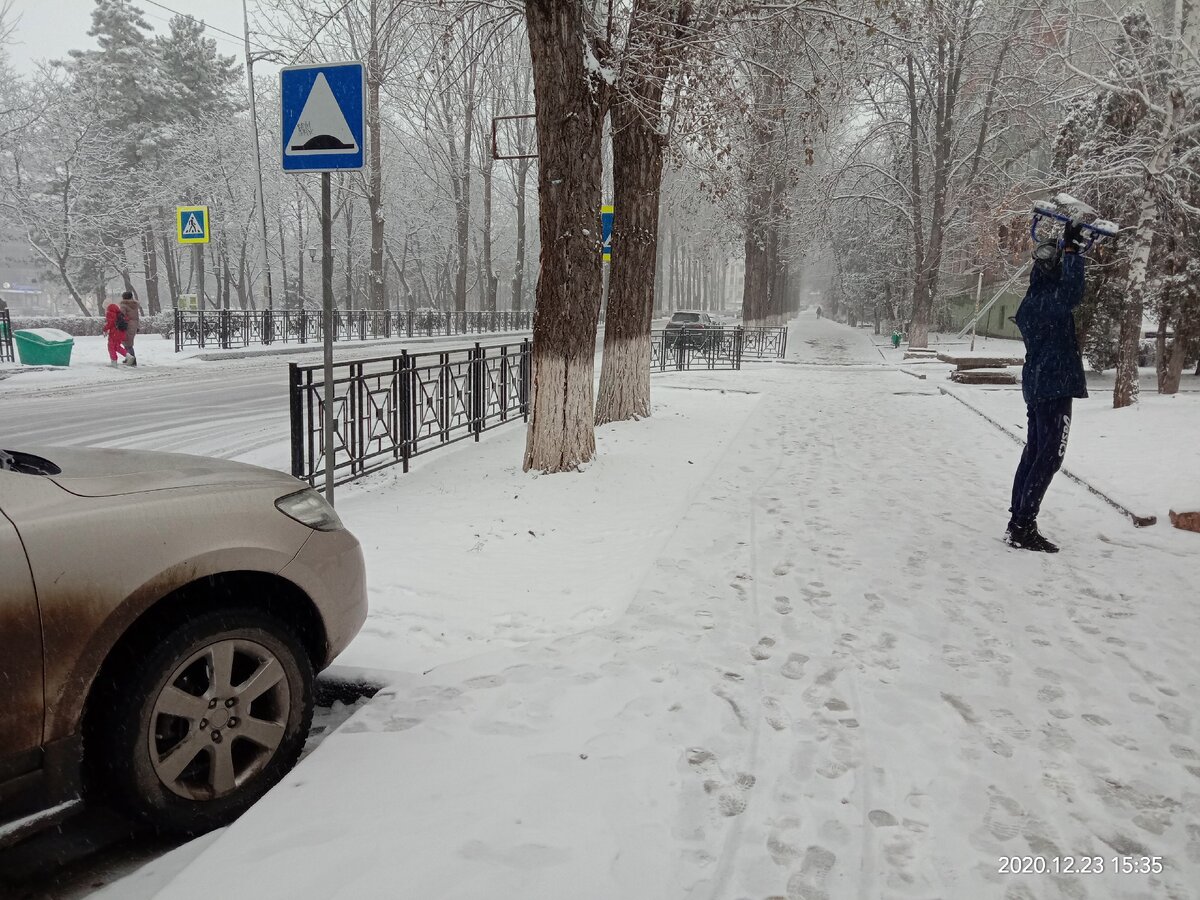 Все-таки снег зимой - это здорово! Фото автора