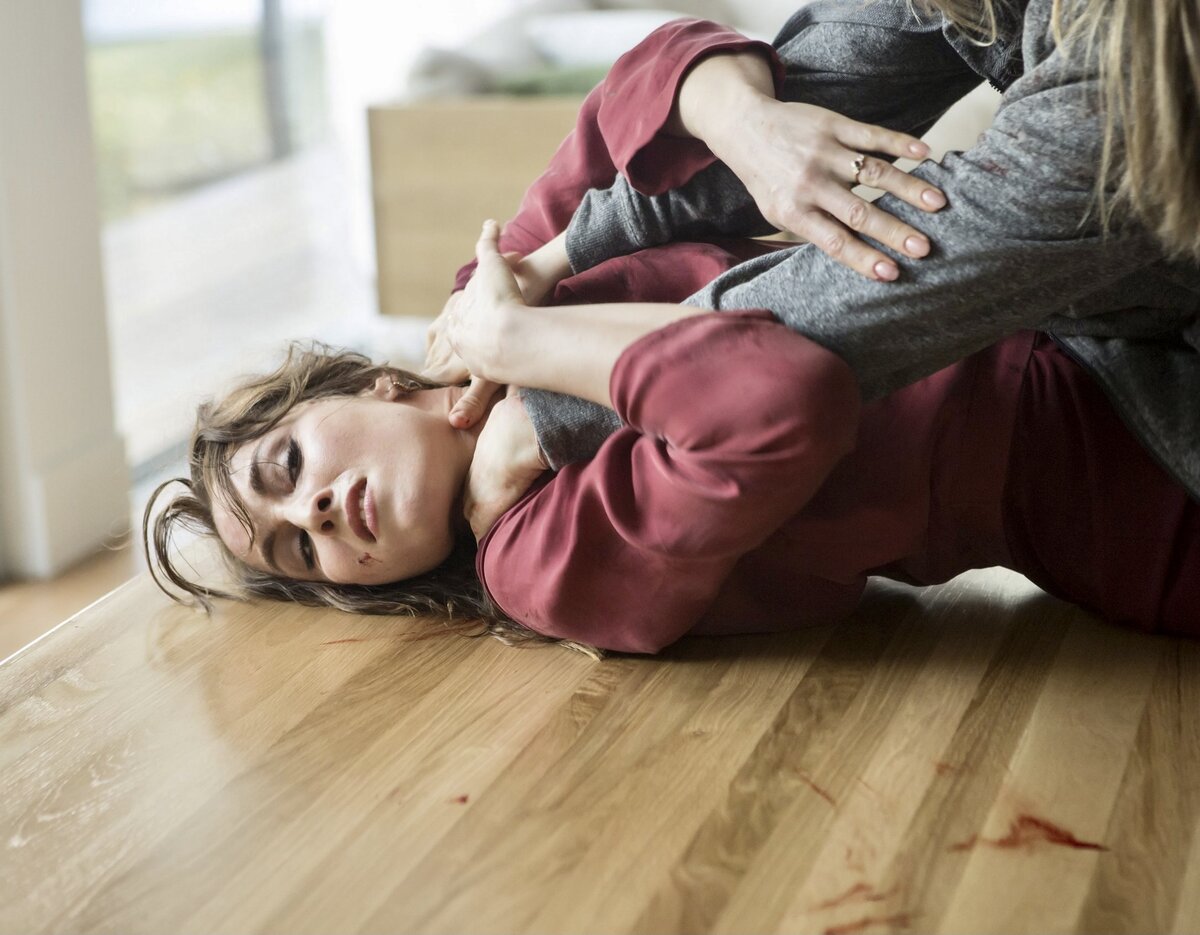 Триллер, драма, детектив. Режиссёр: Ким Фаррант. В главных ролях: Нуми Рапас, Ивонн Страховски, Люк Эванс.