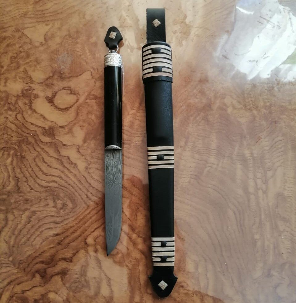 Данное фото было прислано на вацап продавцом (малый нож)