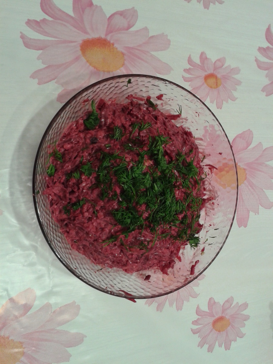 Врач был удивлён. Он сказал что мужчины умирают от болевого шока.  И как приговор  ходить она не сможет. Но она герой. Она боролась и результат. Через 3 месяца она встала и начала ходить сперва с ходунками, потом с палочкой. 