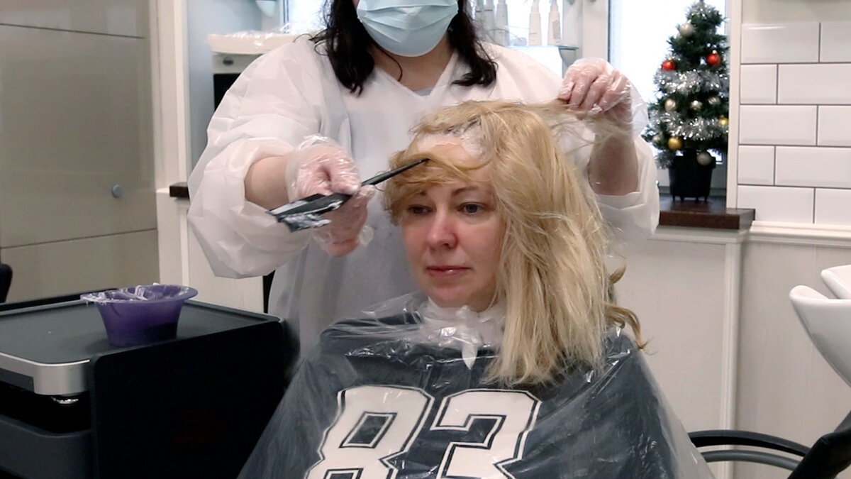 Окрашивание волос – это изменение или коррекция их естественного цвета