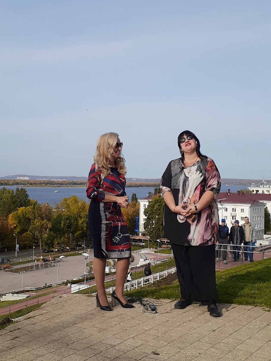 Татьяна Жмакина - экстрасенс, маг, медиум, ясновидящая.  Юлия Александрова - Президент строительной компании «Agua-house».