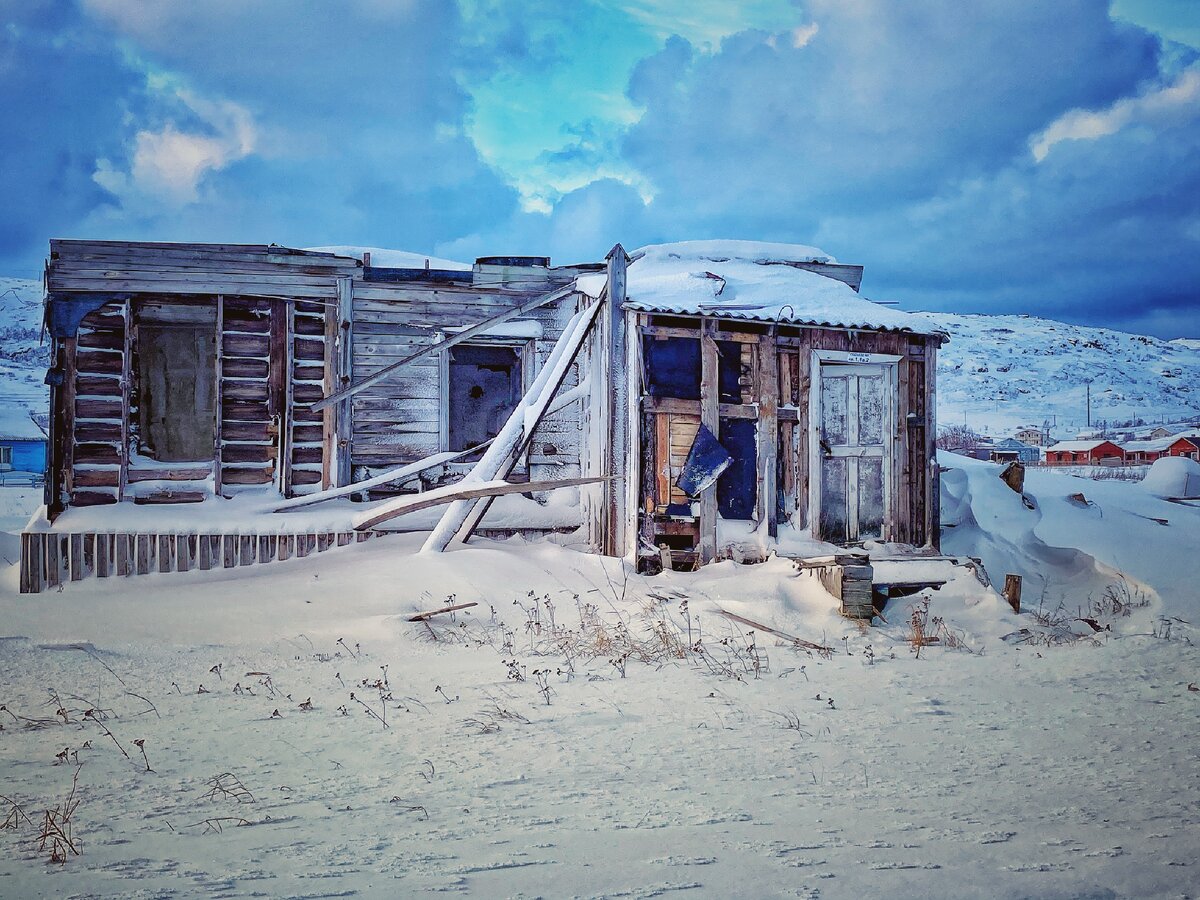 Заброшенные дома старой Териберки