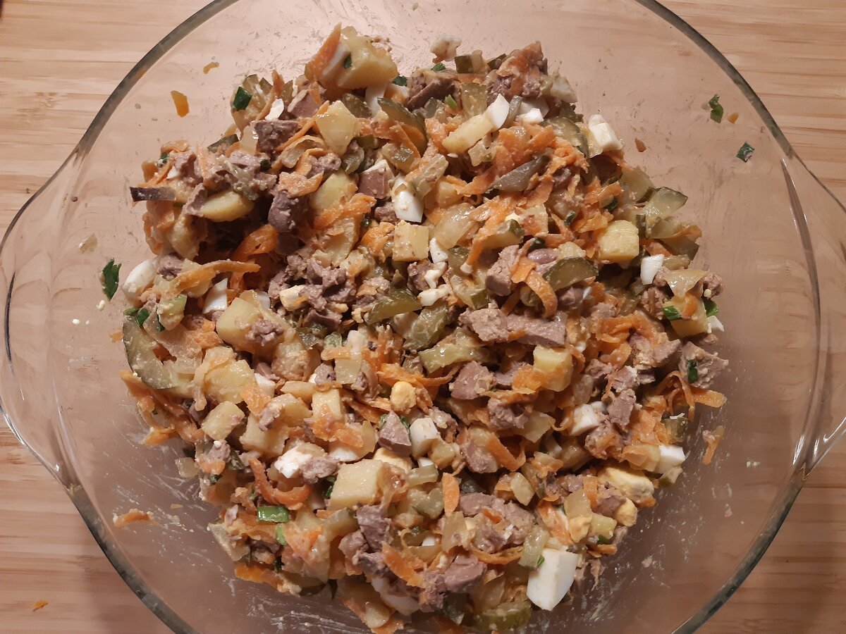 Салат с куриной печенью и соленым огурцом – пошаговый рецепт приготовления с фото