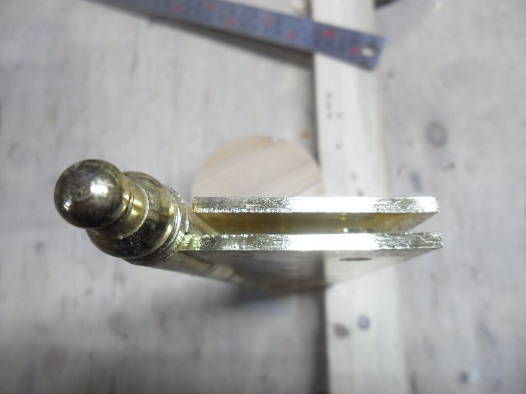 Дверная петля, вид сверху.