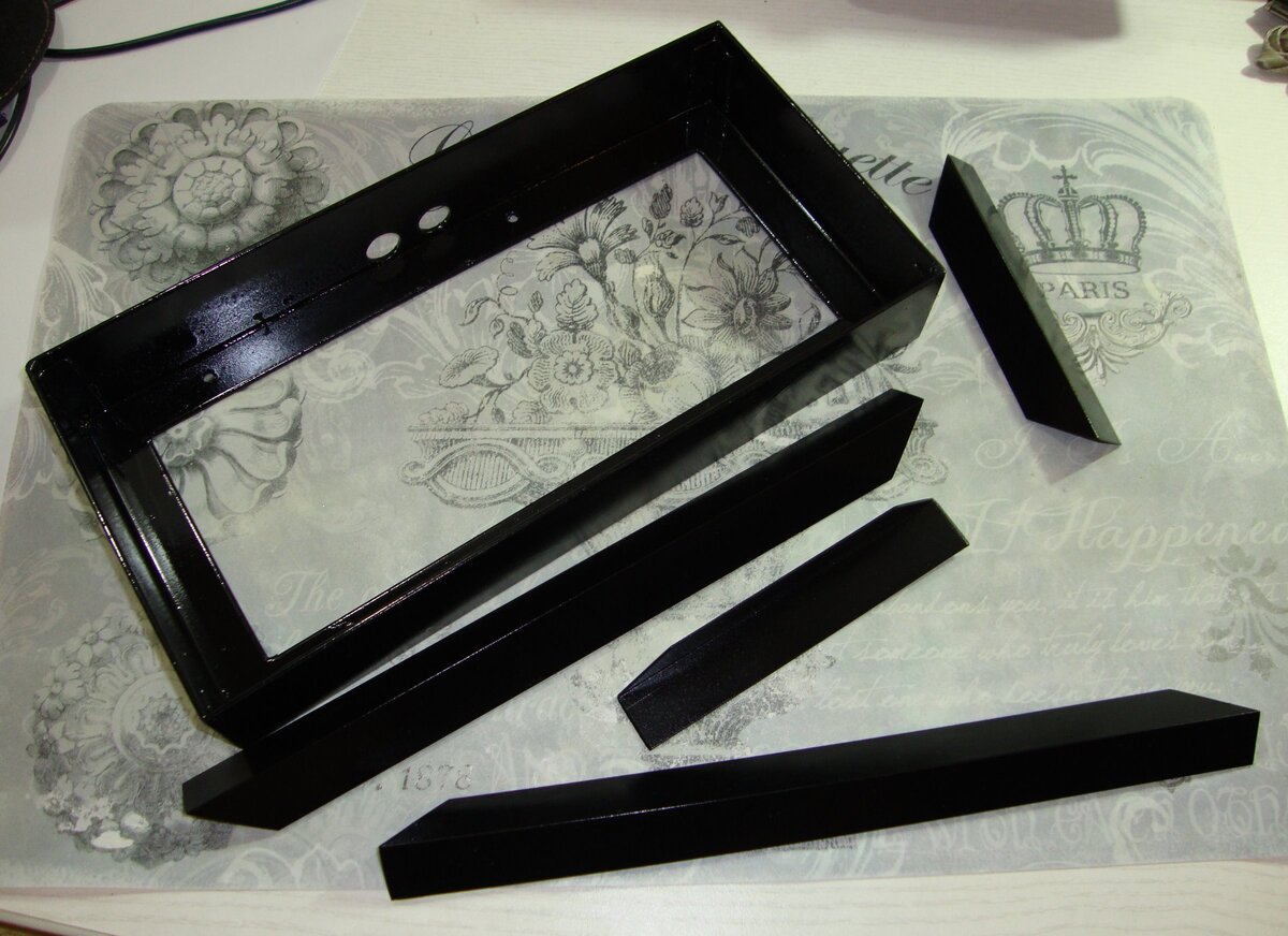 Получившийся "корпус" и заготовки для возможной крышки