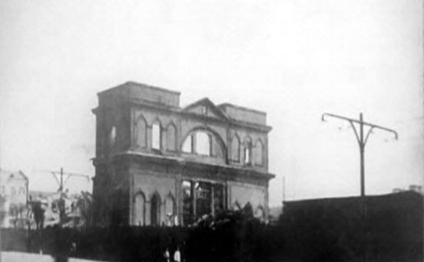 Процесс сноса: входная группа собора. 30-е гг. Источник: nashural.ru