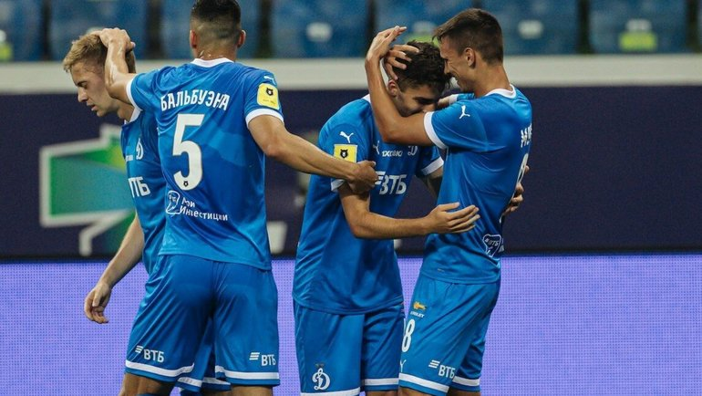 Арсен Захарян празднует гол в ворота . Источник: Спорт-Экспресс.