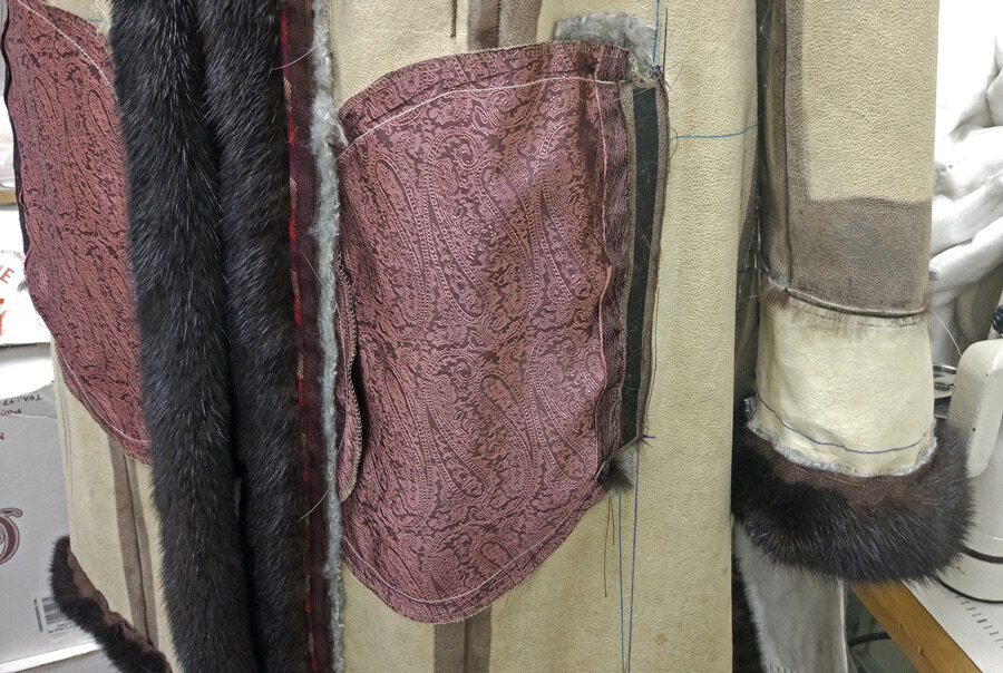 Пришитый кант на борт.