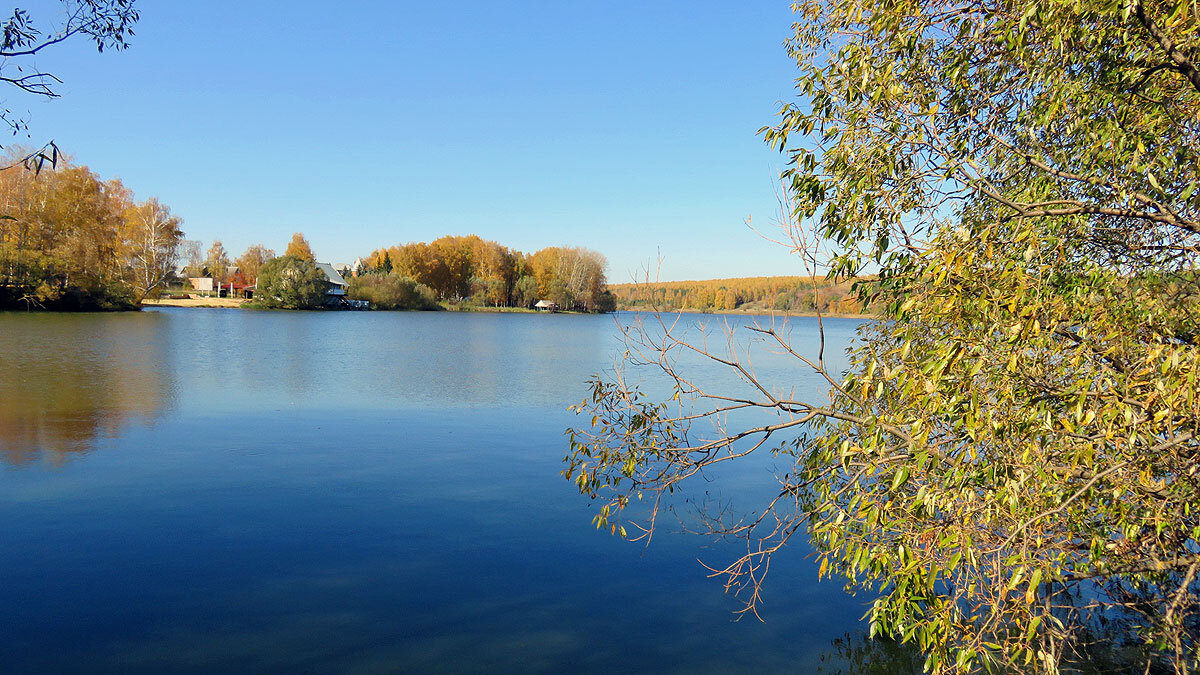 Вид на Чистые Пруды с начала плотины
