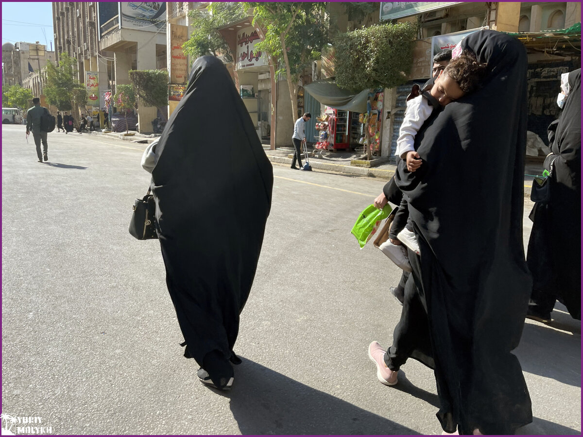 Со спины, говорят, не грех 