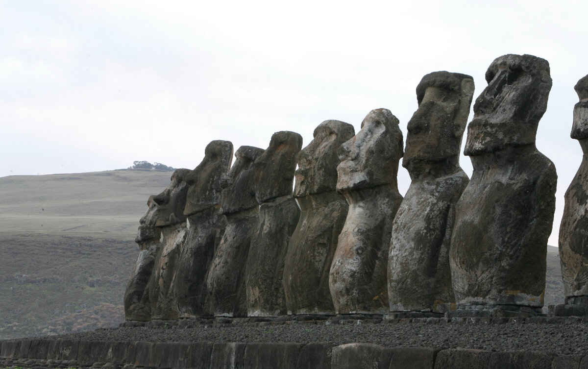 Аху Тонгарики на острове Пасхи. Фото автора.