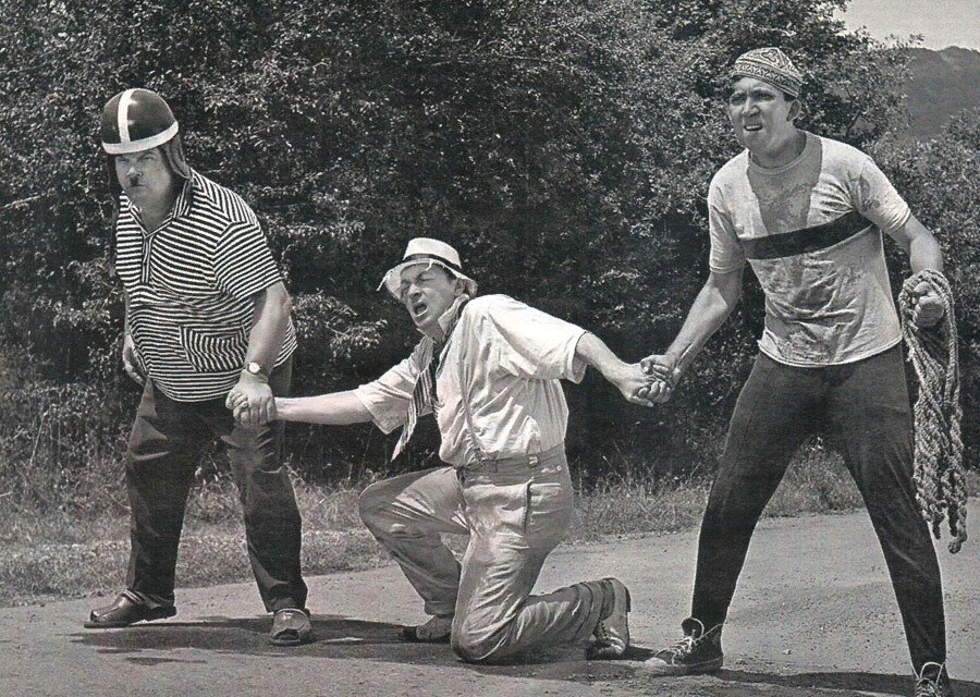 Америку я открывать не буду. Ничего нового не расскажу и новых фамилий, думаю, тоже не открою. Просто хочу поделиться с вами списком любимых комиков советского кинематографа.-2