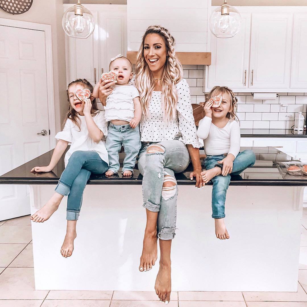 С детьми больше подают