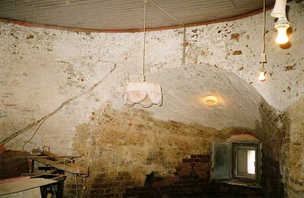 Бойница, превращённая в окошко