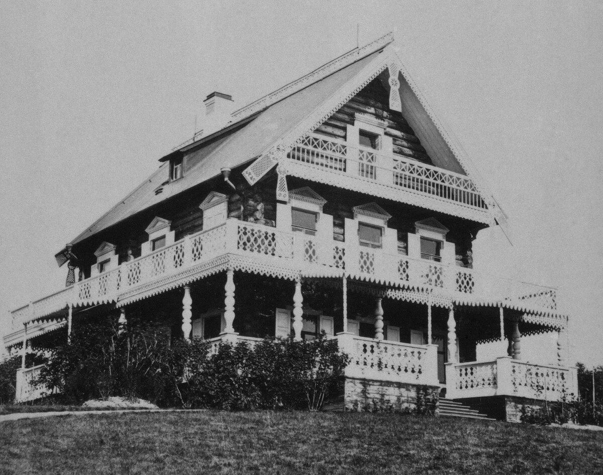 Никольский домик в Петергофе (Архитектор: Штакеншнейдер А. И. Год постройки:	1835, разобран в 1970-х годах)