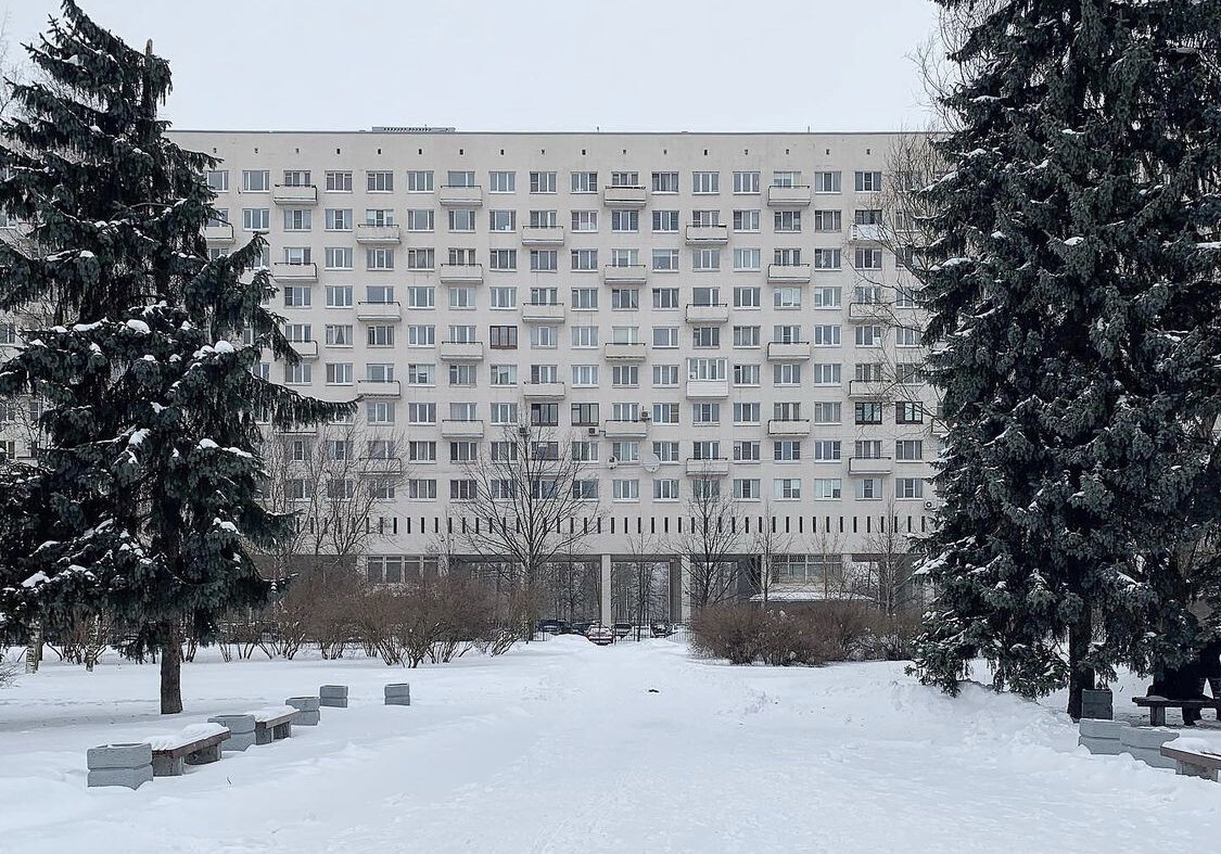 Фасад жилого дома кооператива «Юг»