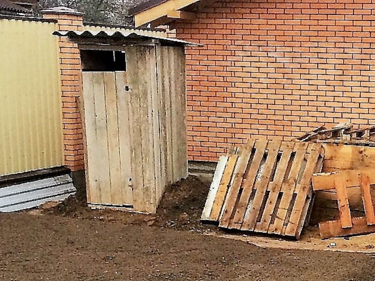 Уличный туалет. Фото автора