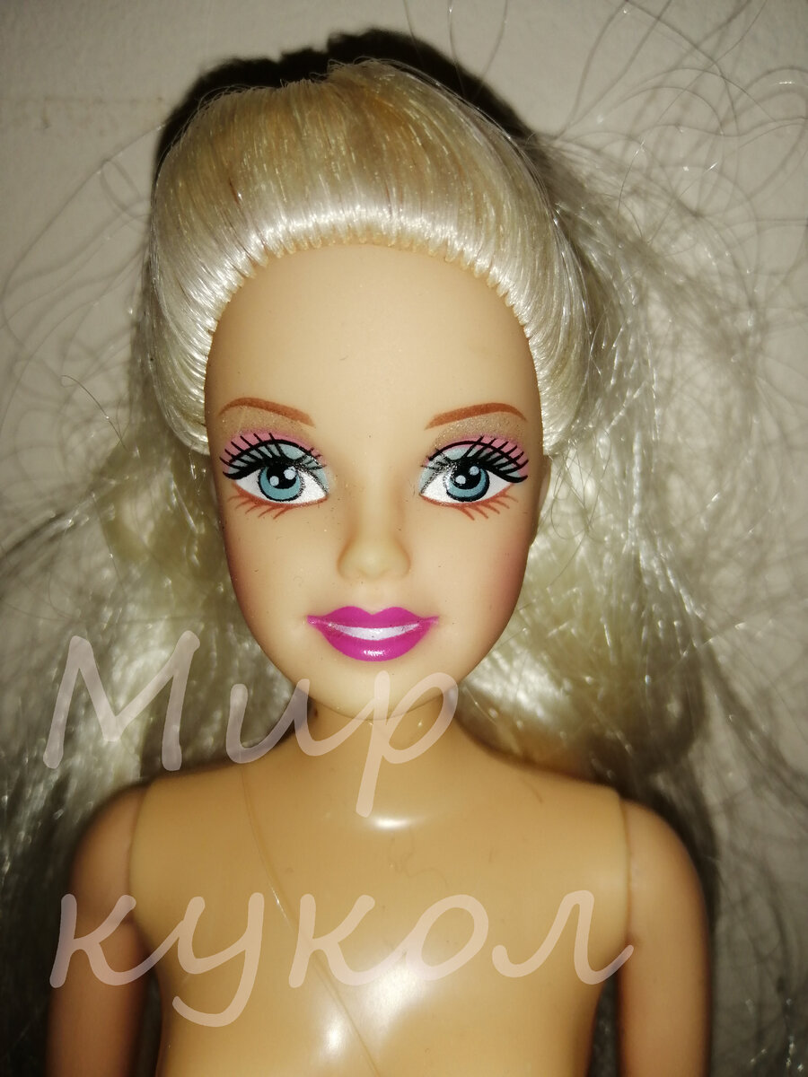 Очень милая беременная девочка)