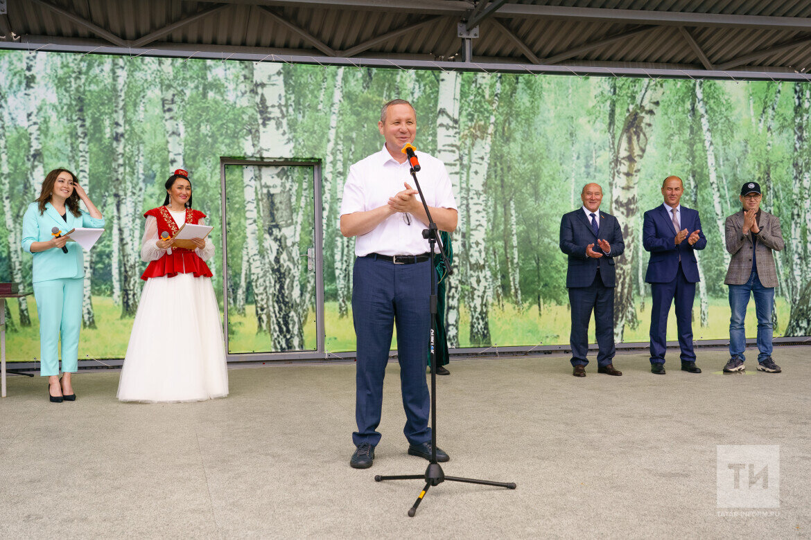 Айдар Салимгараев пожелал всем праздничного настроения и удачи в конкурсахФото: © Салават Камалетдинов / «Татар-информ»