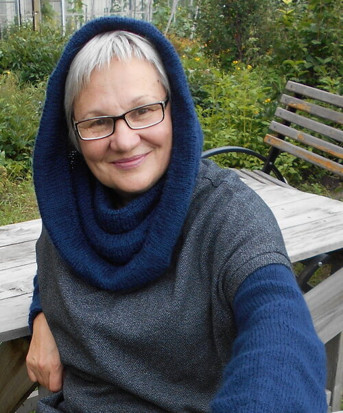 Свитер с воротником-капюшоном  Что придумала - то связала   