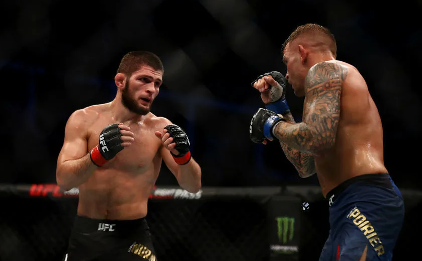 Хабиб Нурмагомедов в бою против Дастина Порье  