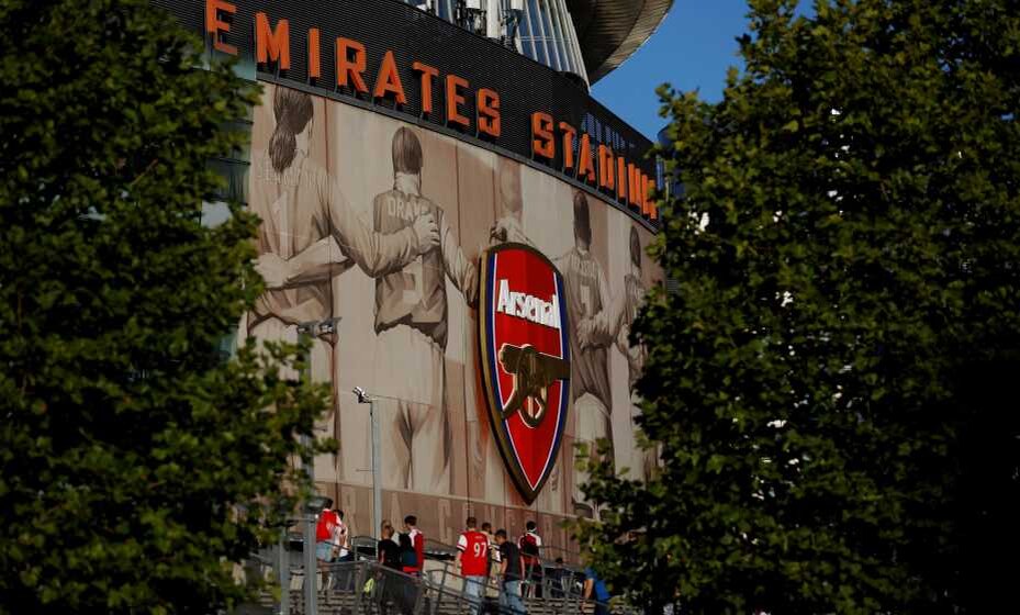    Болельщики «Арсенала» идут на «Эмирейтес» болеть за свою команду. Фото: Reuters
