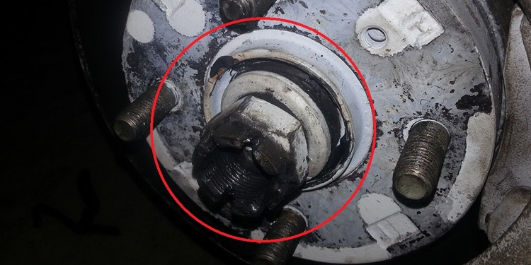 Вытянул ступичную гайку