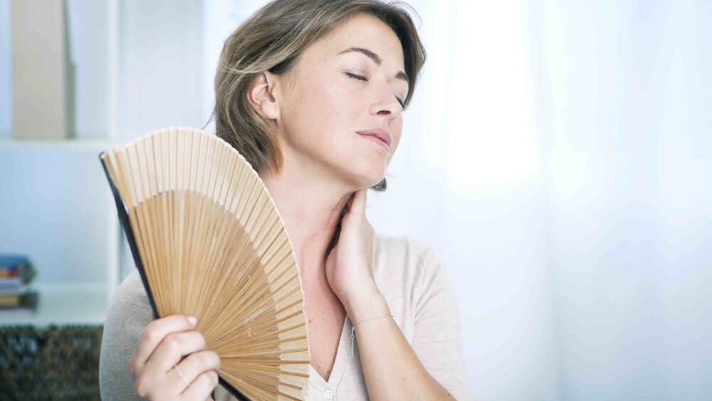 женщина в менопаузе картинки. приливы у женщин. гормональные приливы у женщин. гормональные приливы у женщин. приливы у женщин.