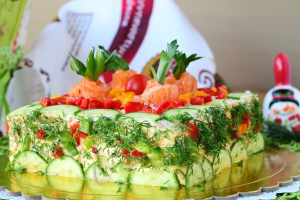 Удивите своих гостей - приготовьте для них красивый бутербродный торт!