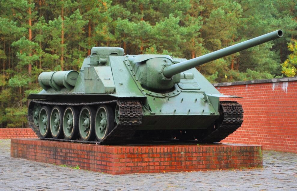 СУ-100 — самая эффективная военная серийная пт-сау СССР | ТАНКИ | Дзен