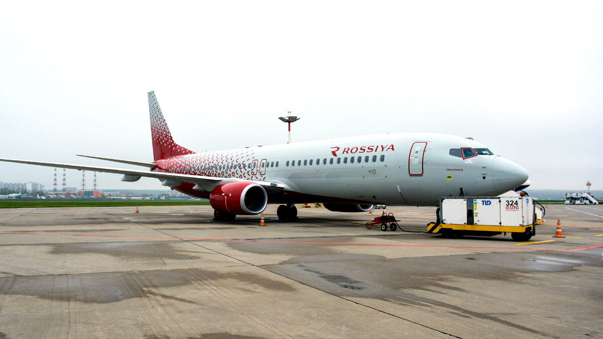 Самолет спб сочи. Ra-89132. Боинг 737 АК Россия. 5633 Рейс авиакомпания Россия. Боинг 737-800 Россия авиакомпания Барнаул.