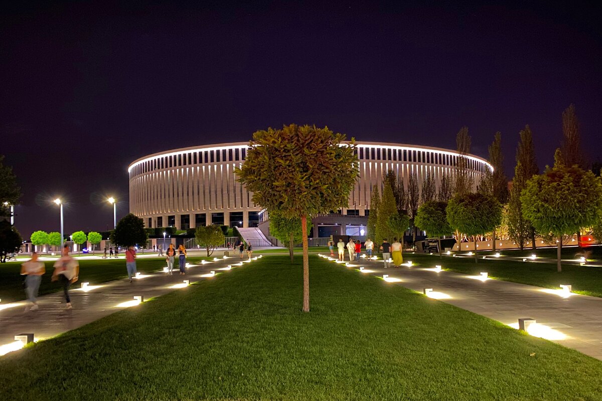 Стадион ФК Краснодар и Парк "Краснодар" (фотография автора)