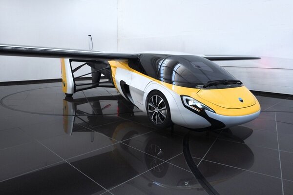 Aeromobil. Реально существующий аппарат. Он может ездить по дорогах общего пользования и летать. Листай галерею дальше>>>
