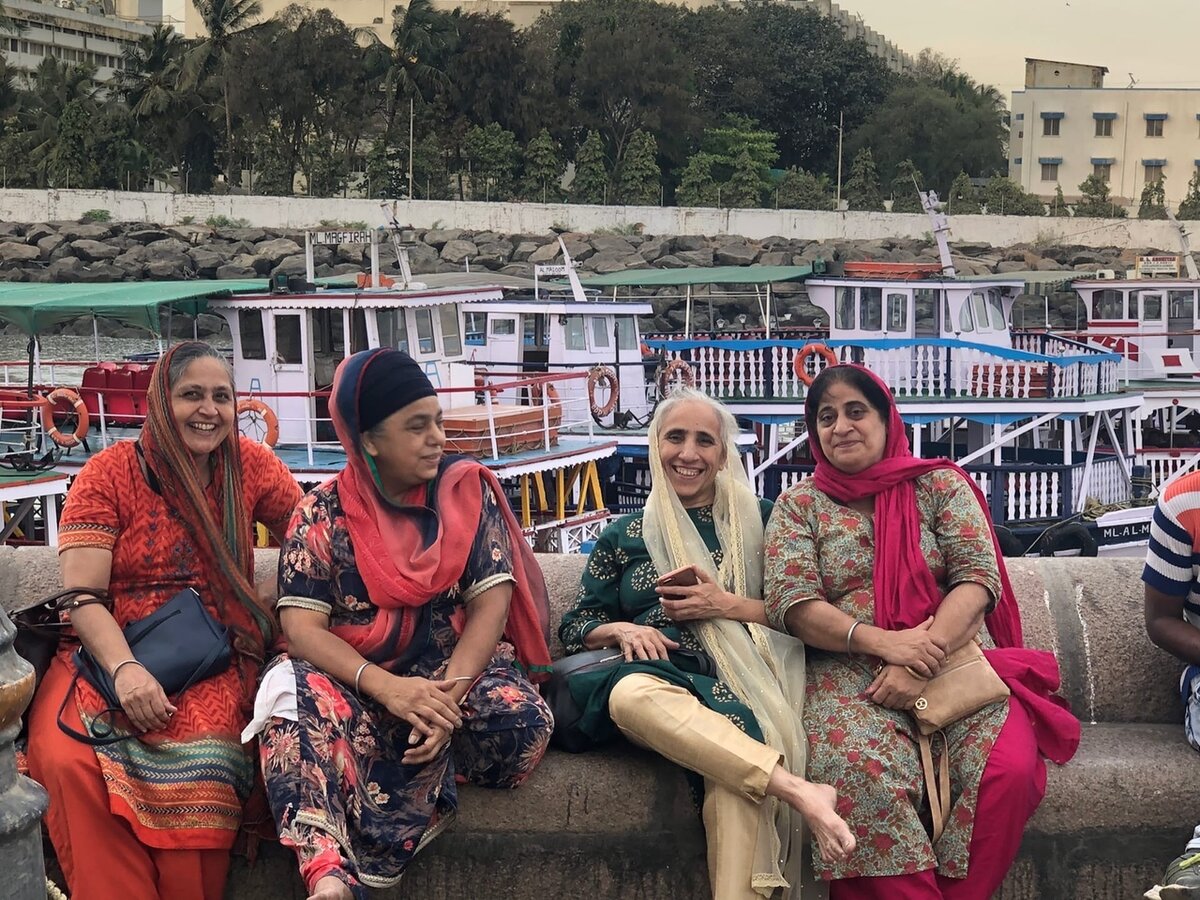 Сикхские женщины в шальвар камизах