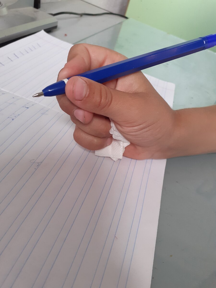 Как правильно держать ручку?