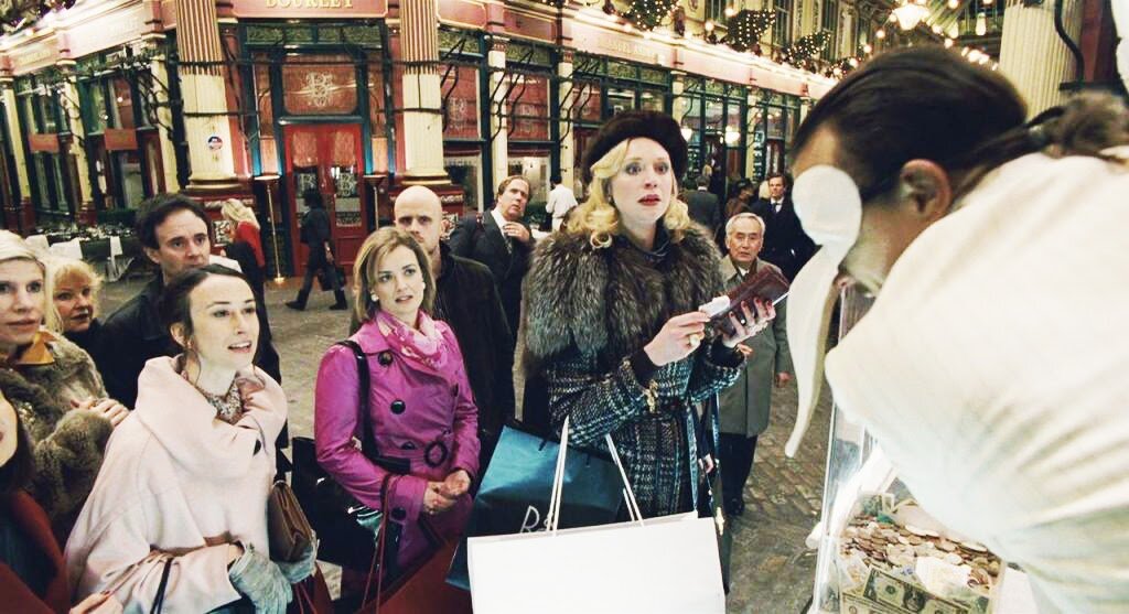 Гвендолин Кристи в фильме «Воображариум доктора Парнаса». Кадр из фильма