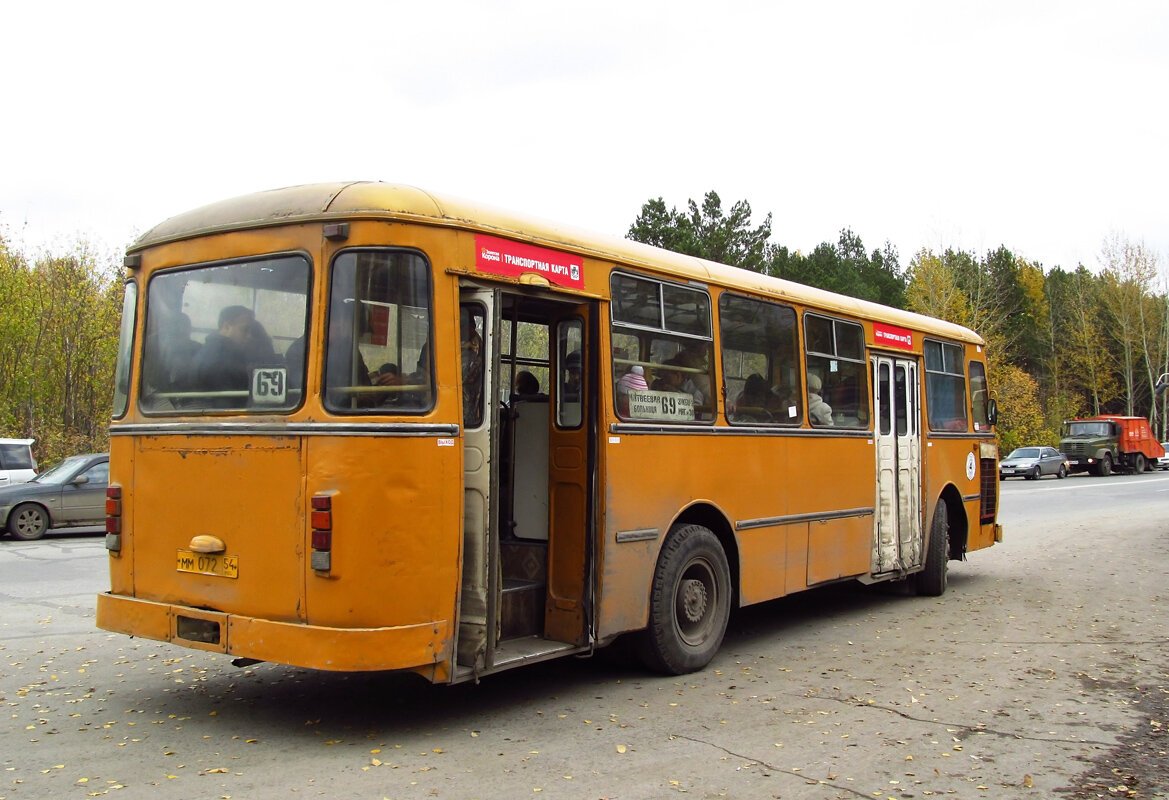 Такие автобусы еще можно встретить в городах России