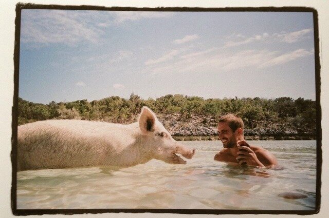 Фото было опубликовано с подписью            " Думаю о тебе"